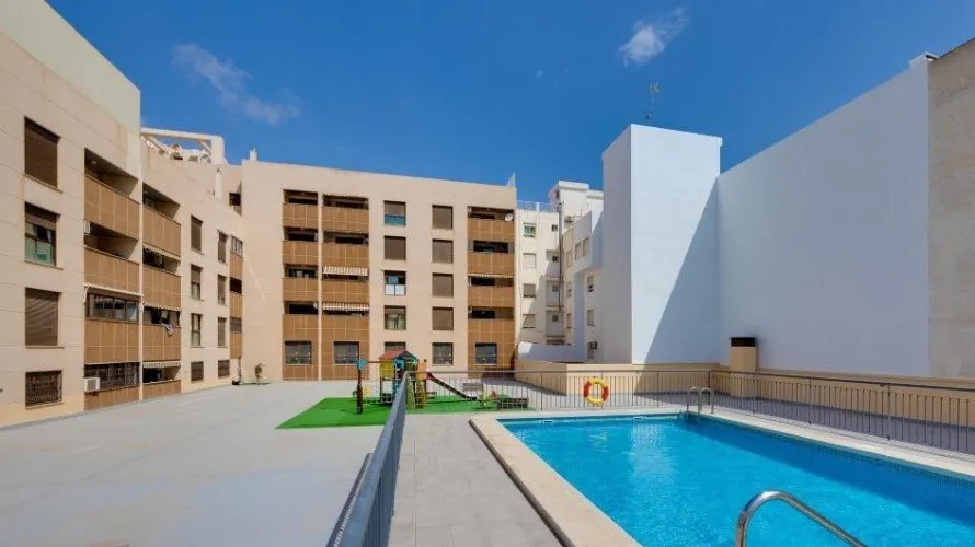 Apartment de 2 chambres à Torrevieja, Espagne No. 2671 № 4