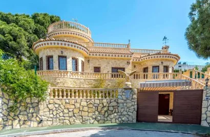 Villa de 4 chambres à Campoamor, Espagne No. 2646