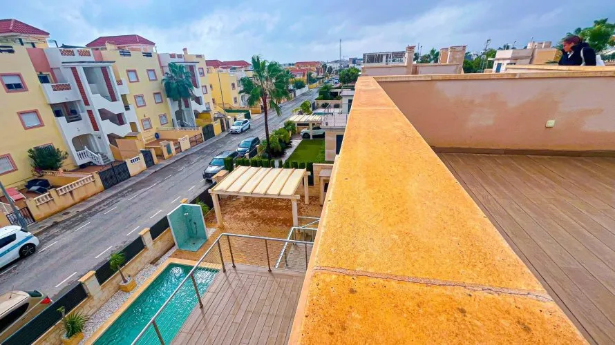 Villa de 5 chambres à La Zenia, Espagne No. 2527 № 27