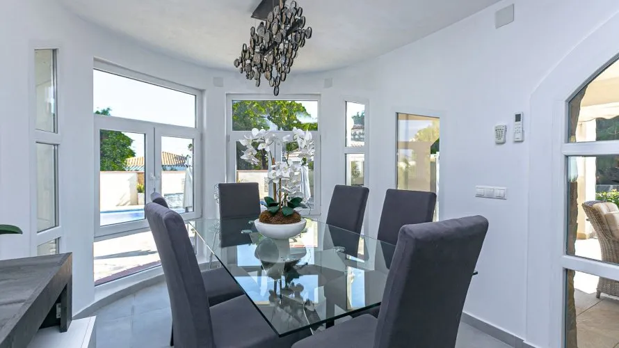 Villa de 344m² à Alicante, Espagne No. 2338 № 11