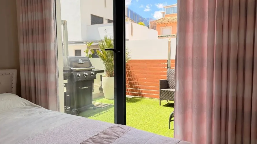 Villa de 5 chambres à Torrevieja, Espagne No. 2447 № 10