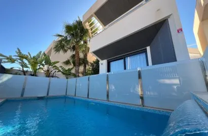 Villa de 3 chambres à La Veleta, Espagne No. 1909