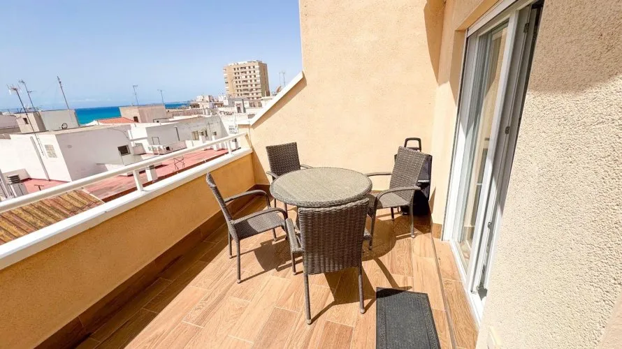 Penthouse de 2 chambres à Torrevieja, Espagne No. 1969 № 3