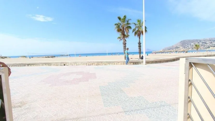 Commercial property de 230m² à Calpe, Espagne No. 2216