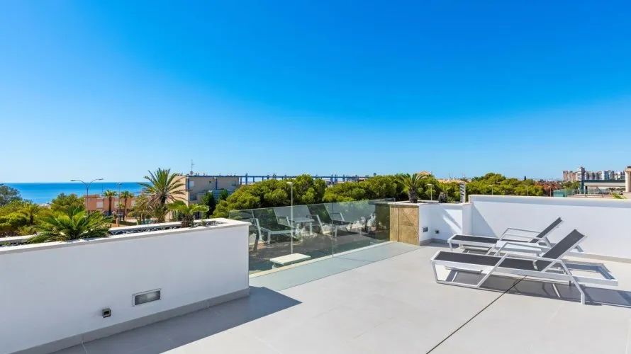 Villa de 4 chambres à Campoamor, Espagne No. 2010 № 9