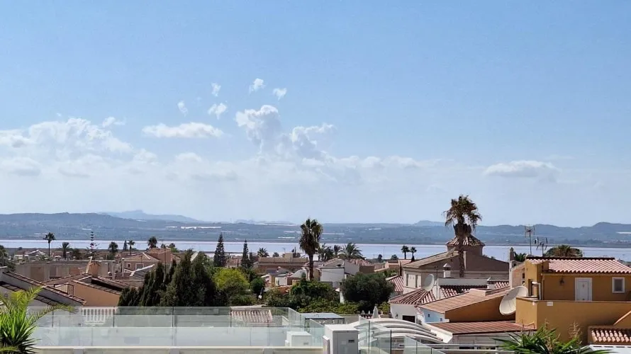 Villa de 106m² à Torrevieja, Espagne No. 2517 № 4