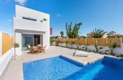 Villa de 3 chambres à Los Alcazares, Espagne No. 2159
