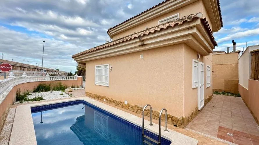 Apartment de 3 chambres à Torrevieja, Espagne No. 2302 № 26
