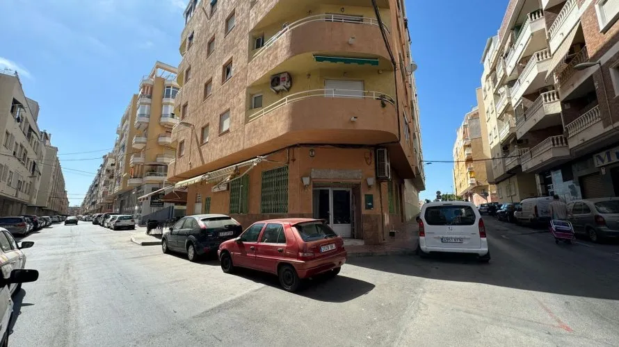 Commercial property de 118m² à Torrevieja, Espagne No. 1483 № 20