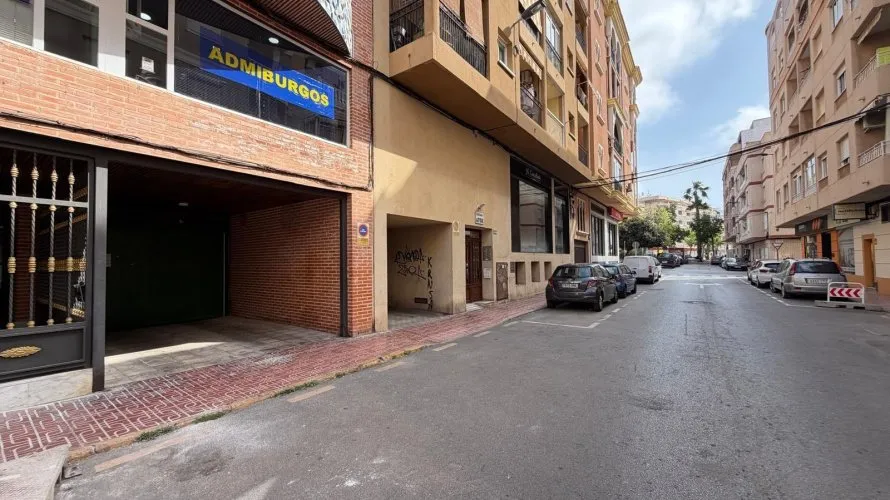 Garage de 26m² à Torrevieja, Espagne No. 3041 № 2