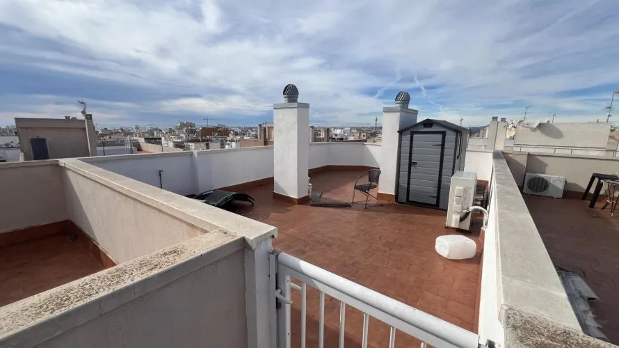 Penthouse de 75m² à Torrevieja, Espagne No. 3033 № 1