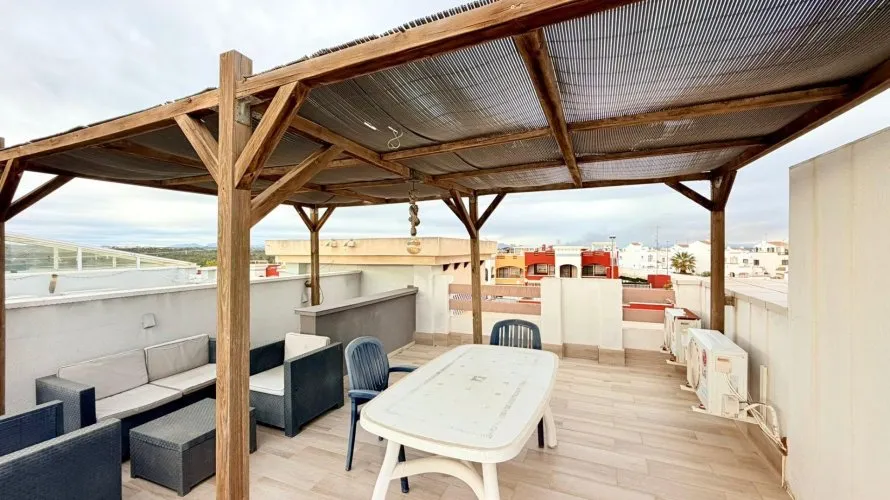 Bungalow de 2 chambres à La Florida, Espagne No. 2999 № 3