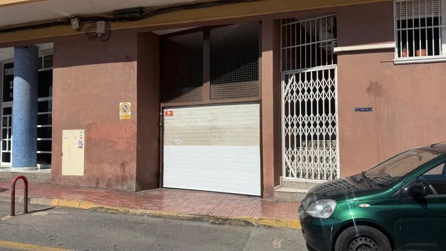 Garage de 24m² à Torrevieja, Espagne No. 2961
