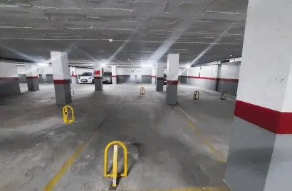 Parking de 4 chambres à Torrevieja, Espagne No. 2931