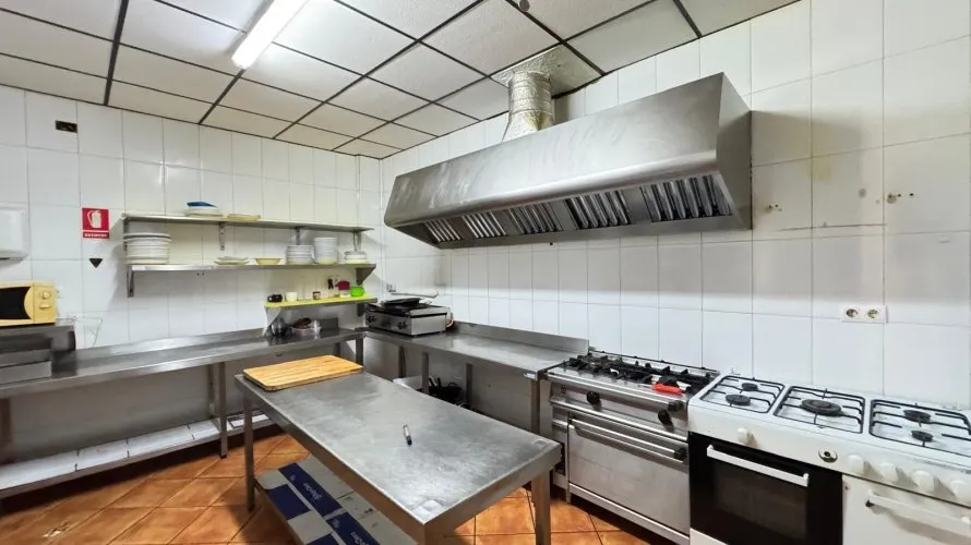 Commercial property de 159m² à Torrevieja, Espagne No. 2947 № 2