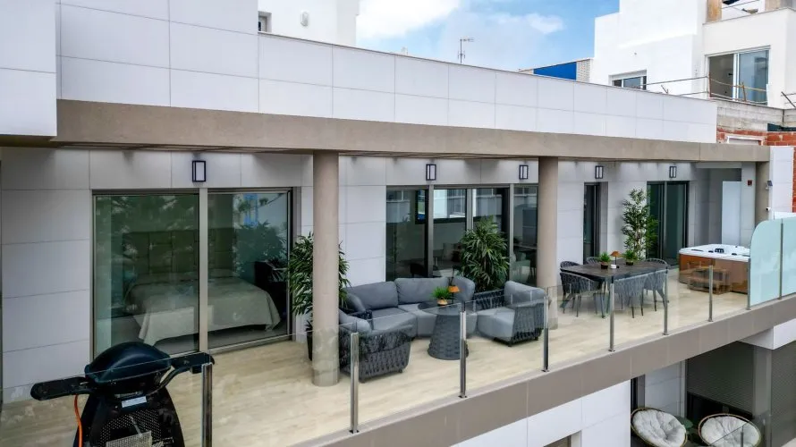 Apartment de 129m² à Torrevieja, Espagne No. 2778 № 1