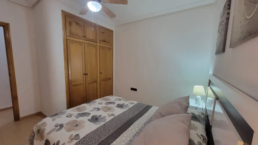 Apartment de 1 chambre à Torrevieja, Espagne No. 2985 № 1