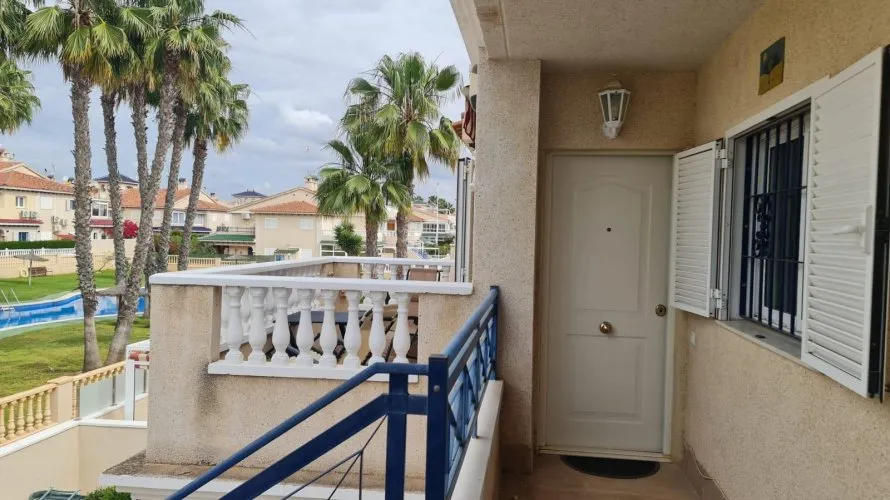 Bungalow de 58m² à Torrevieja, Espagne No. 2948 № 17