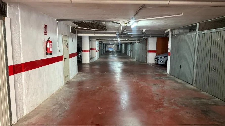 Garage de 24m² à Torrevieja, Espagne No. 2961 № 1