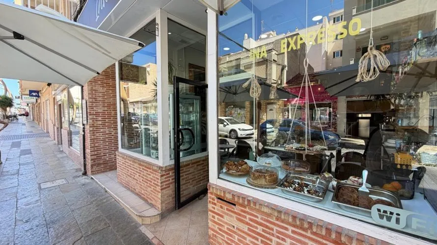 Commercial property de 150m² à Torrevieja, Espagne No. 3089 № 28