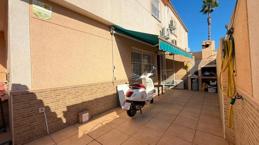 House de 3 chambres à Torrevieja, Espagne No. 2820 № 24