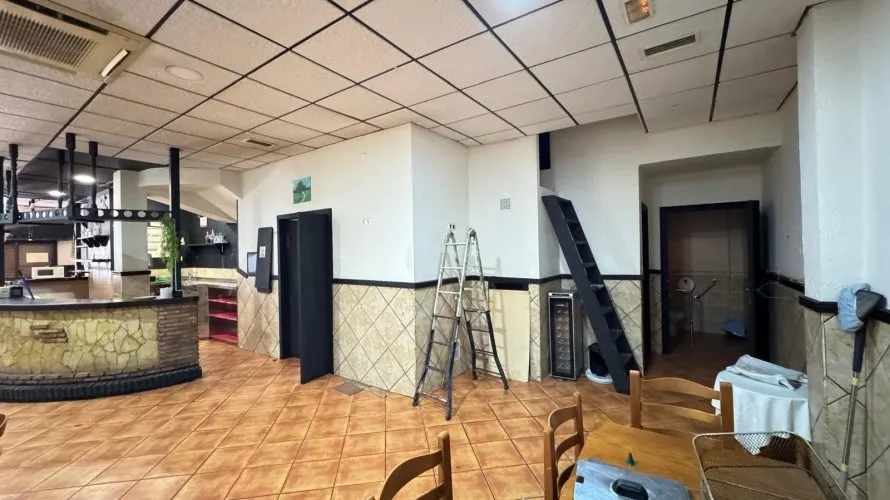 Commercial property de 159m² à Torrevieja, Espagne No. 2947 № 11
