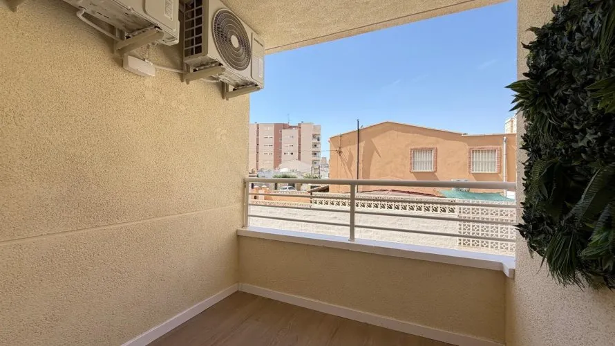 Apartment de 2 chambres à Nueva Torrevieja, Espagne No. 3077 № 2