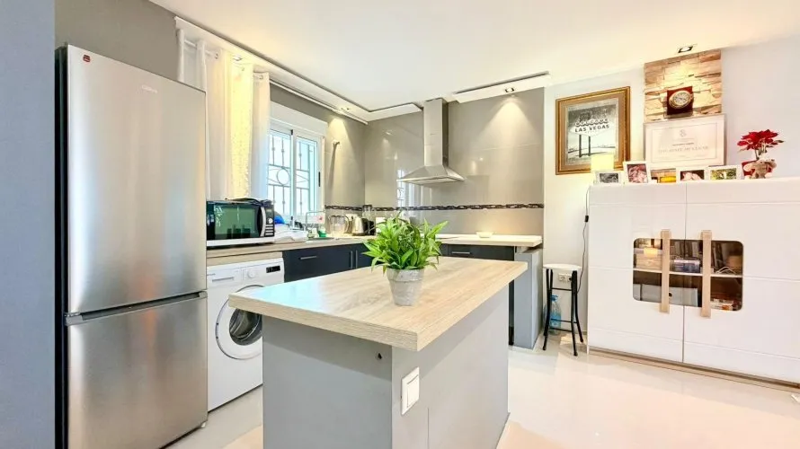 Bungalow de 2 chambres à La Florida, Espagne No. 2999 № 15