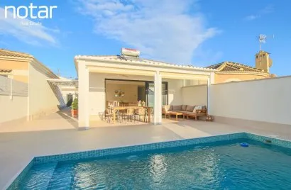 Villa de 102m² à Torrevieja, Espagne No. 2773