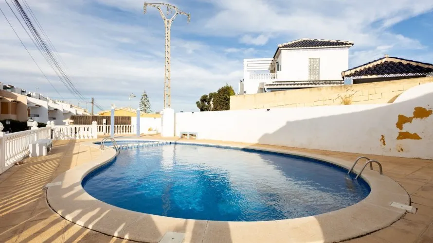 House de 78m² à Torrevieja, Espagne No. 2798