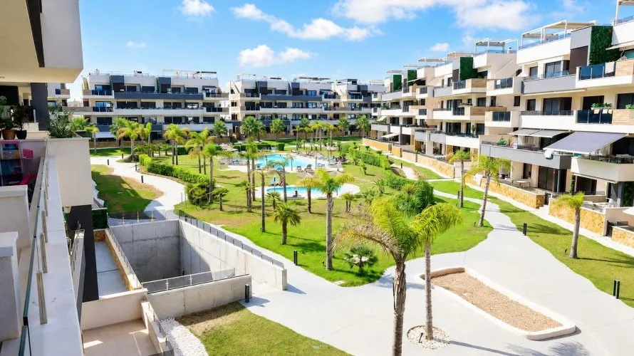 Apartment de 3 chambres à Torrevieja, Espagne No. 3223 № 4