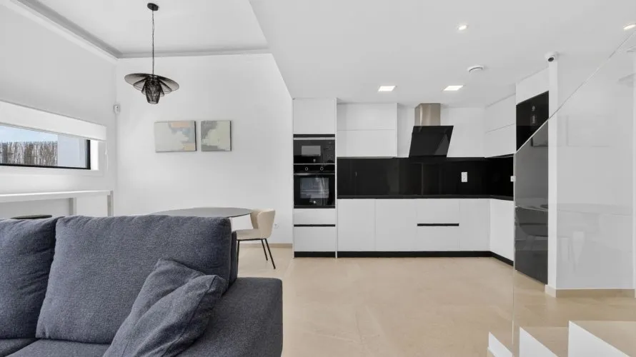 Villa de 178m² à Guardamar del Segura, Espagne No. 3248 № 8