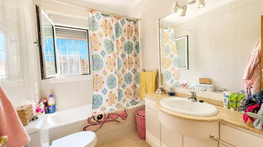 Villa de 200m² à Torrevieja, Espagne No. 3194 № 12