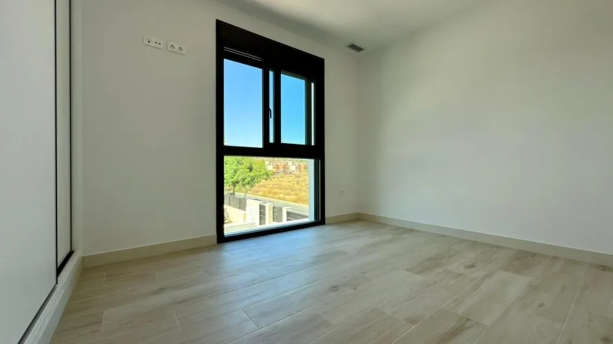 Villa de 4 chambres à Mutxamel, Espagne No. 3235 № 10