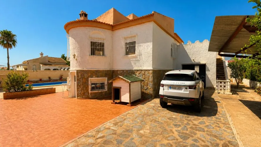Villa de 200m² à Torrevieja, Espagne No. 3194 № 2