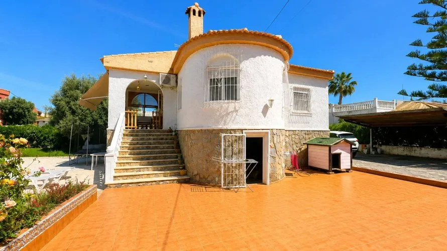 Villa de 200m² à Torrevieja, Espagne No. 3194 № 1
