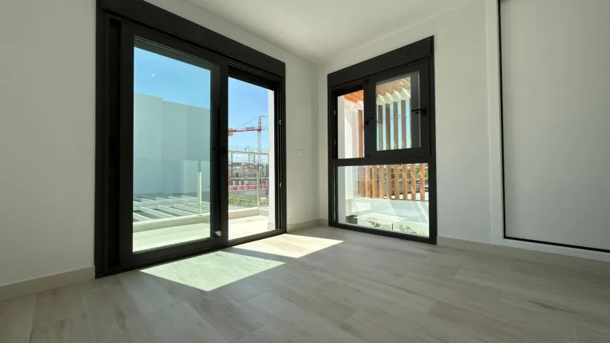 Villa de 4 chambres à Mutxamel, Espagne No. 3235 № 12