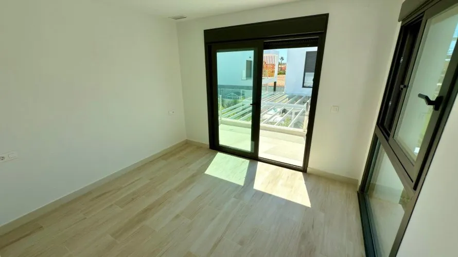 Villa de 4 chambres à Mutxamel, Espagne No. 3235 № 13