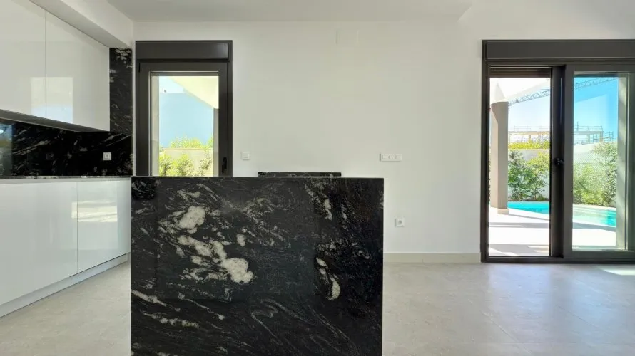Villa de 4 chambres à Mutxamel, Espagne No. 3235 № 24