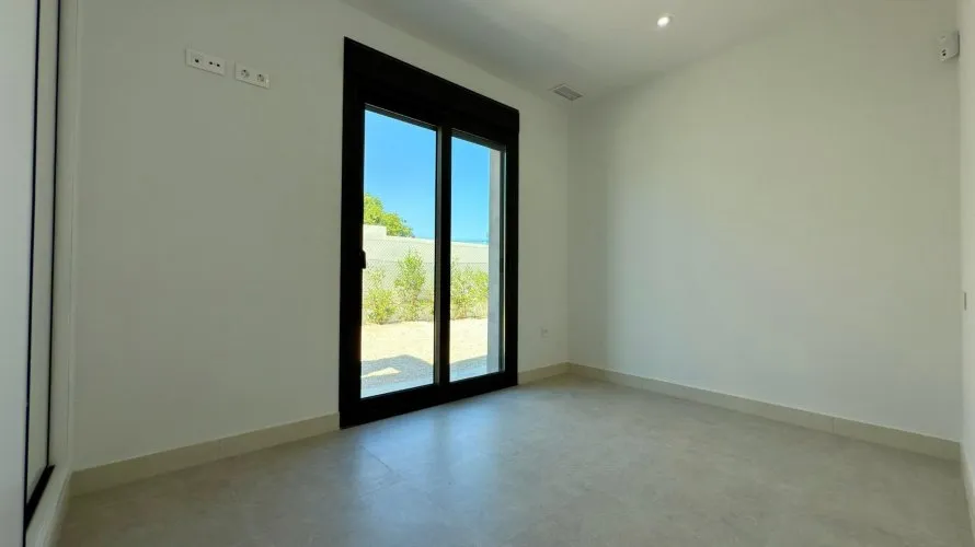 Villa de 4 chambres à Mutxamel, Espagne No. 3235 № 1