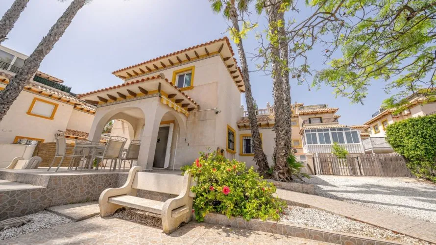 Villa de 96m² à La Zenia, Espagne No. 3465 № 25