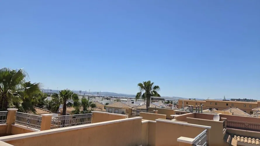 House de 3 chambres à Torrevieja, Espagne No. 3287