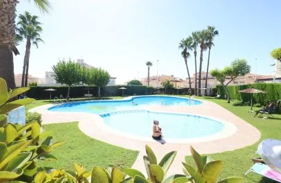 Bungalow de 2 chambres à Alicante, Espagne No. 3389