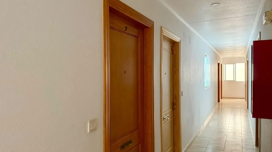 Apartment de 2 chambres à Torrevieja, Espagne No. 3406 № 1