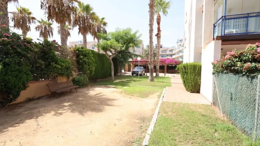 Apartment de 2 chambres à Alicante, Espagne No. 3305