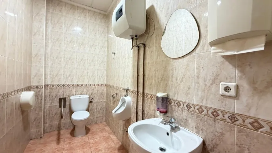 Commercial property de 98m² à Torrevieja, Espagne No. 3400 № 1