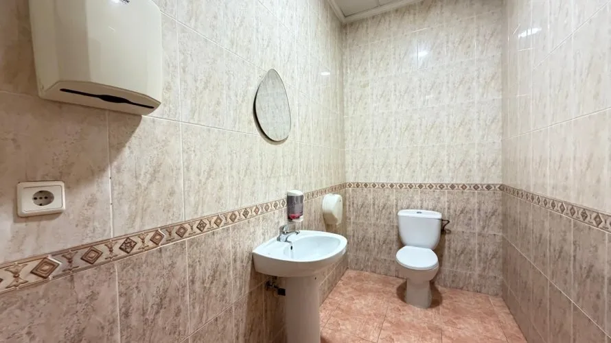 Commercial property de 98m² à Torrevieja, Espagne No. 3400 № 4