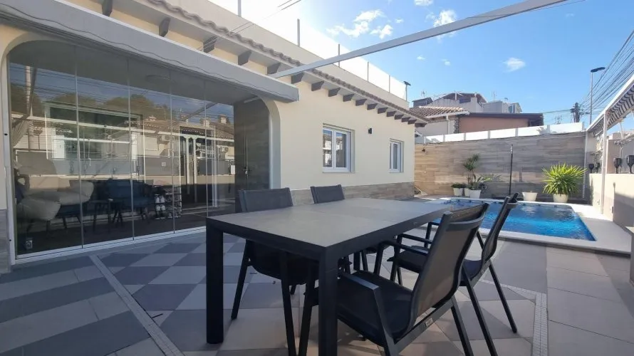 Villa de 4 chambres à Los Balcones, Espagne No. 3357 № 23