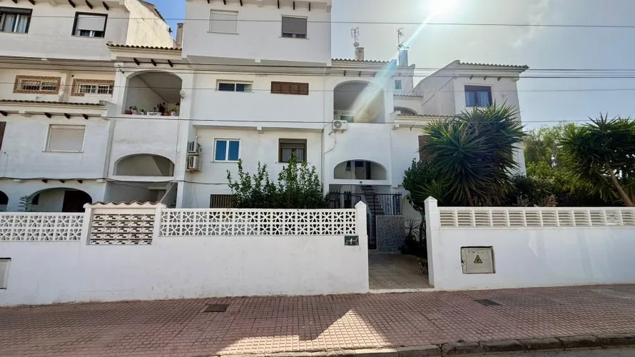 Penthouse de 1 chambre à Torrevieja, Espagne No. 3345 № 2