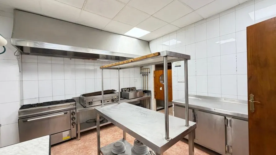 Commercial property de 98m² à Torrevieja, Espagne No. 3400 № 9